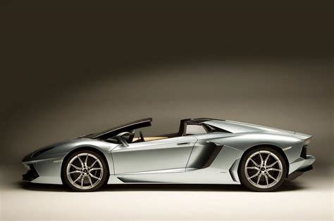 Technical specifications, performance (top speed and acceleration), design, and pictures of the new lamborghini aventador. LAMBORGHINI Aventador LP 700-4 Roadster - 2012, 2013, 2014 ...