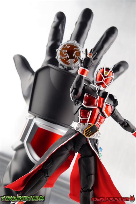 When we meet him at the start of kamen rider ooo he's much like godai and haruto, a goofy, charming young man that doesn't ask much of life. Toku Toy Box: S.H. Figuarts Shinkocchou Seihou Kamen Rider ...