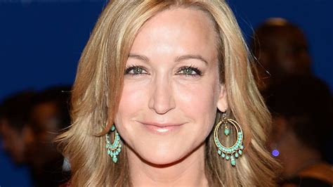 Gmas Lara Spencer Performs Daring Stunt In Bikini With Daughter By Her Side Hello