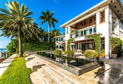 Own This Stunning Bayfront Villa In Miami Beach For 1275 Million