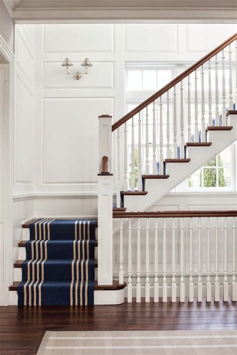 Staircase Decor 3 Common Mistakes What To Do Instead Staircase