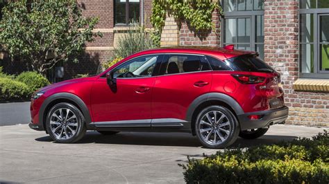 It is the natural number following 2 and preceding 4, and is the smallest odd prime number and the only prime preceding a square number. Mazda CX-3: Crossover-SUV bekommt eine kleine Auffrischung ...