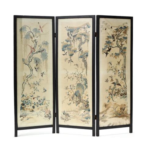A Wooden Screen With Chinese Silk Embroidered Panels Lot 1003 Asian