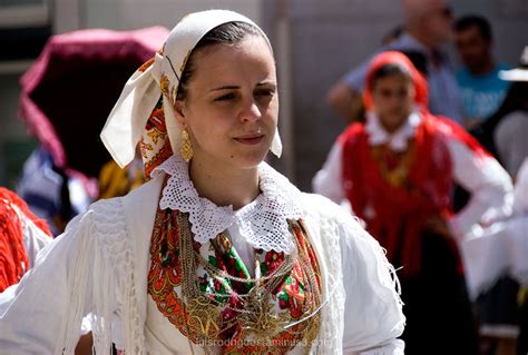 Portugal Traditional Dress Folkcostumeandembroidery Lavradeira Costume