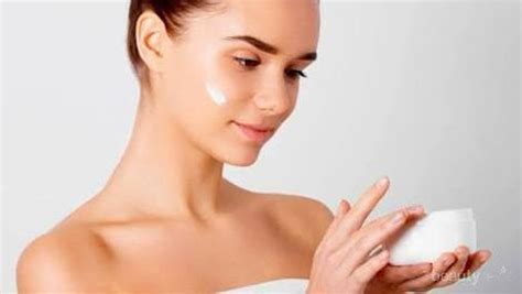 Bedak keduabelas yang juga akan sangat aman untuk anda gunakan jika anda memiliki kulit berjerawat adalah inez translucent acne care. FORUM Guys rekomendasiin sunscreen/sunblock yang cocok ...