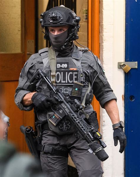Police Ctsfo Uk Special Forces Gear Military Gear Special Forces