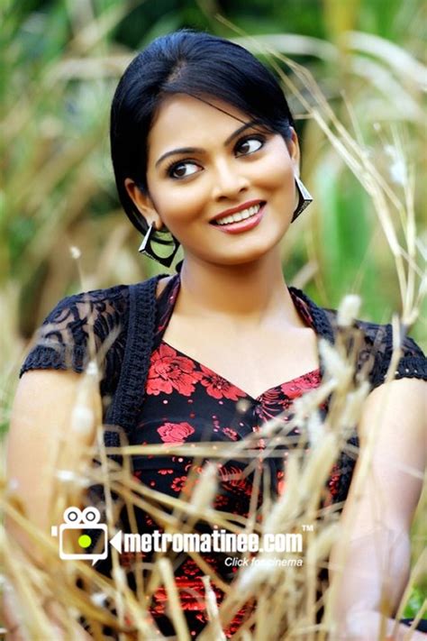 vishnupriya sexy malayalam actress hot pics wallpapers gallery