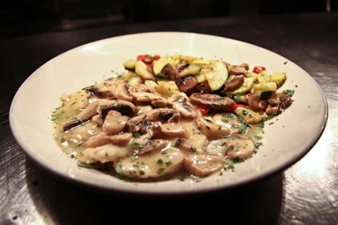 My mom's chicken marsala with the best almond green beans! Chicken Marsala with sauteed vegetables. — at Joe's Pasta ...