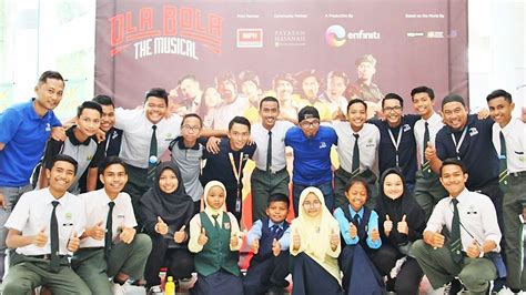 An ola bola musical exclusive with celcom: PROLINTAS takes School Students to the Ola Bola The ...