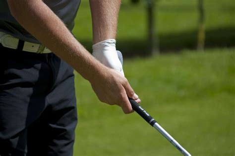 The Ultimate Guide On The Proper Golf Grip With Infographic