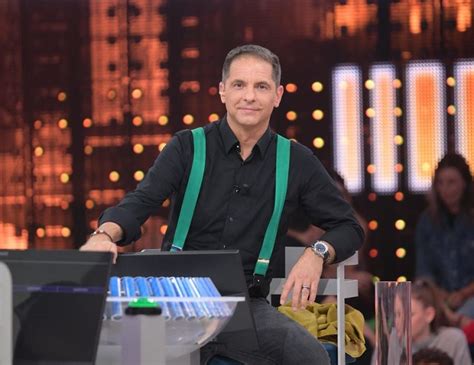 Dan Negru aduce un nou sezon al quiz show ului Tu urmezi la Kanal D Prima ediţie îl va avea