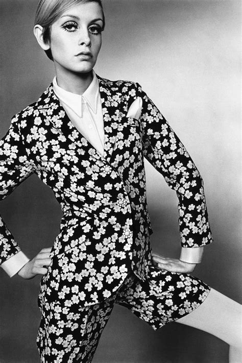 60s fashion model twiggy depolyrics