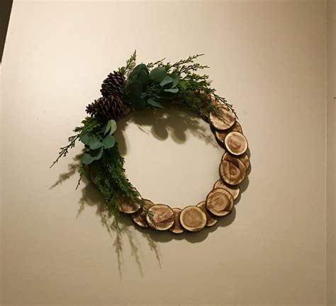 Diy Wood Slice Wreath Christmas Wreaths Wreaths Grapevine Wreath