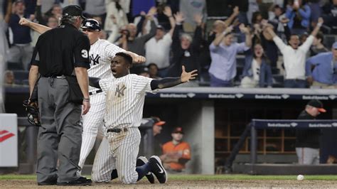 Yankees Clinch Playoff Spot Earn Al Wild Card After Walk Off Win Over Orioles In 11th Inning