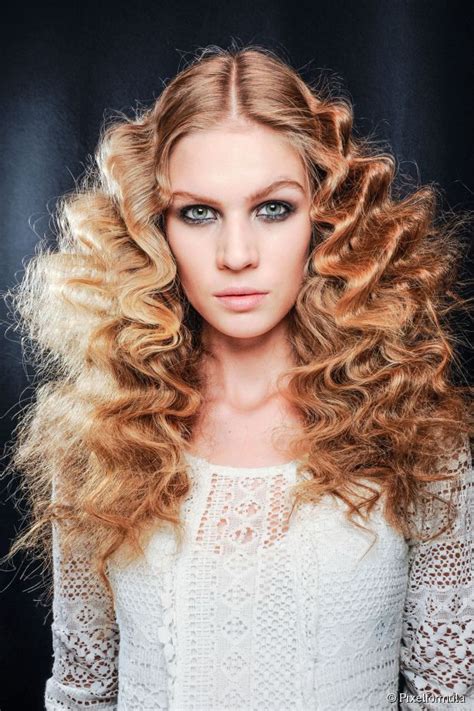 How to make your hair voluminous. Big, voluminous curls are in. Are you?