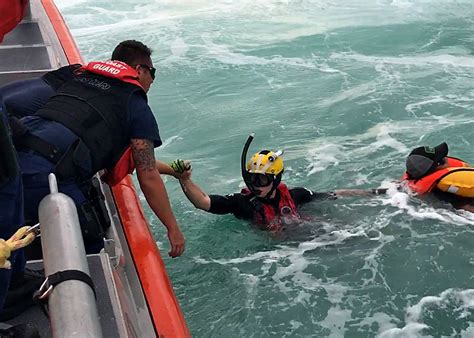Coast Guard Rescues 4 After 19 Foot Boat Capsizes Near Anclote Key Fla
