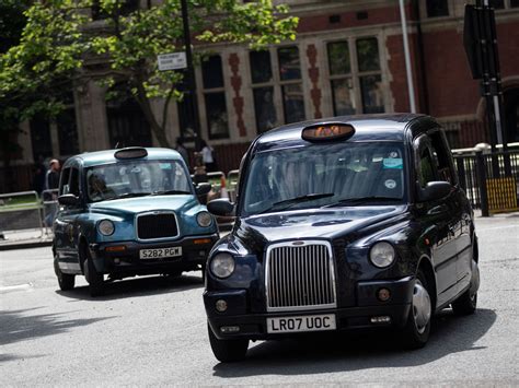 Londons Black Cabs Take On Uber With Offpeak Fares The Independent