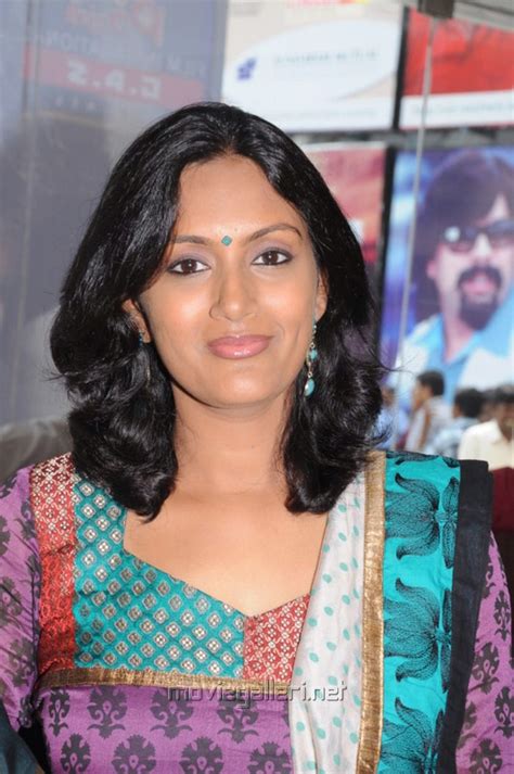 Tamil Actress Devadarshini Photos Stills Images Gallery
