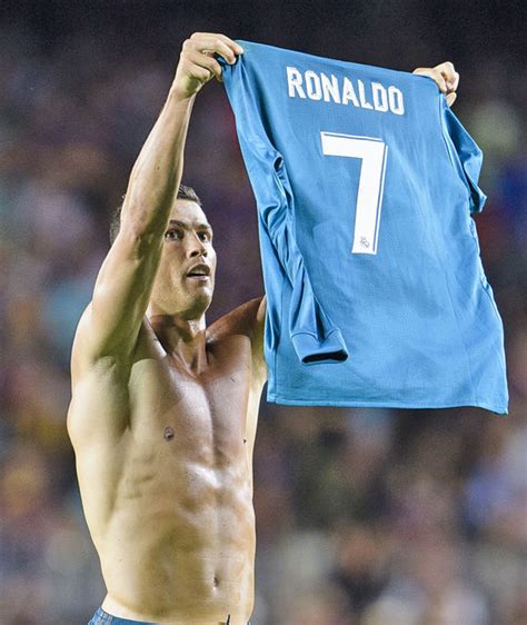 cristiano ronaldo mocks lionel messi by lifting his shirt to fans after clasico winner