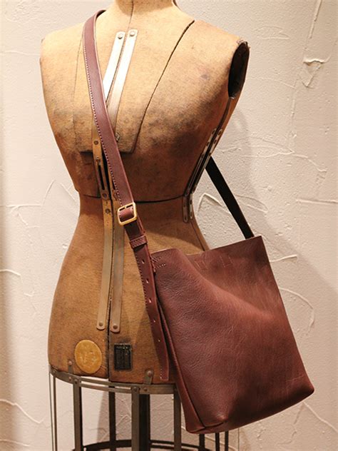 Bono Tool Shoulder Bag S Slow スロウ 公式サイト 革製のバッグ、財布 等の製造販売