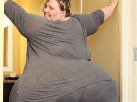 Meet The Woman With 8 Foot Hips Making A Fortune Flaunting Her Curves
