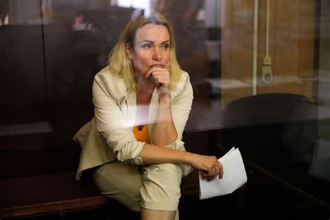 Russian Journalist Marina Ovsyannikova Flees House Arrest Condemns Putin War The Washington Post
