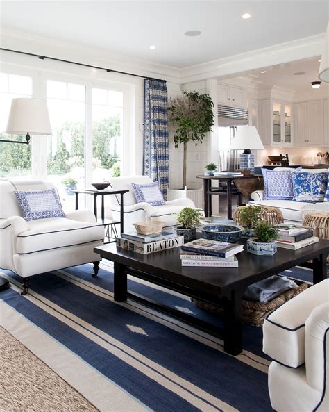 Explore fun and clever ways to decorate your home with exciting pieces from jtv! 15 Inspirational Ideas for Decorating with Blue and White