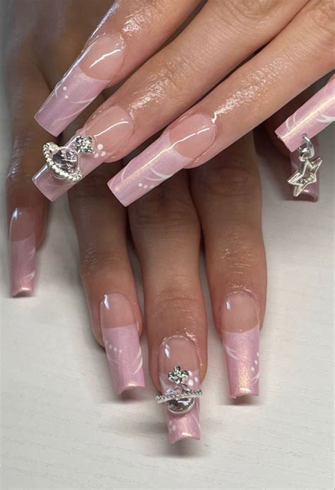 Pin By Bianca Camacho On Nails Pink Acrylic Nails Pretty Nails Fire