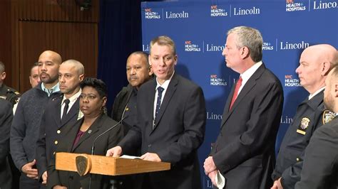 News 12 The Bronx Nyc Mayor Holds Briefing After 2 Nypd Officers Were