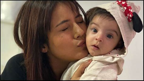 Shehnaz Gill Kissing Mahhi Vijs Daughter Is The Cutest Picture On Internet Today