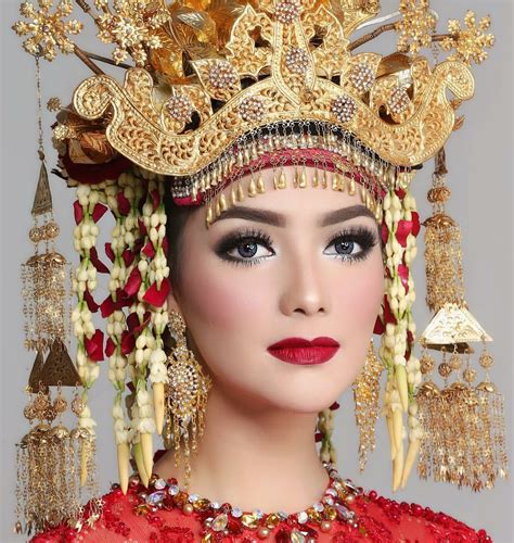 Karena di dalamnya terdapat unsur filosofi hidup dan keselarasan. Palembang Bumi Sriwijaya: PAKAIAN ADAT SUMATERA SELATAN II
