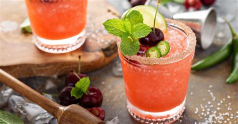 10 Easy Cherry Cocktails Insanely Good