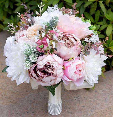 How To Choose Your Wedding Bouquet 8 Basic Rules Every Bride Should