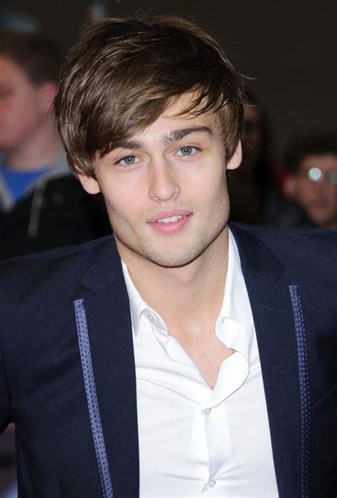 Douglas Booth Picture 16 Larry Crowne Uk Premiere Arrivals