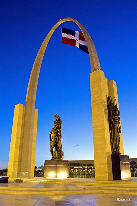 Ellos representan el máximo sacrificio llevado a cabo para hoy ser lo que somos. Plaza de la Bandera, Santo Domingo. | Santo domingo ...