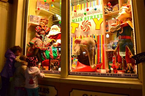 Image Result For Toy Window Displays Toy Store Store Window Display