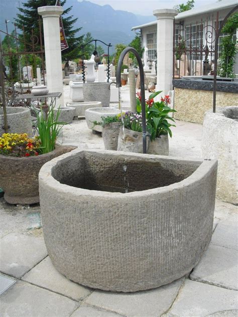 In unserem markt.de ratgeber erfahren sie wie es geht. Antiker Brunnen aus Naturstein | Brunnen garten, Garten ...