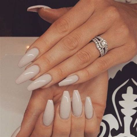 25 Trending Light Nails Color For Fall Winter Neutral