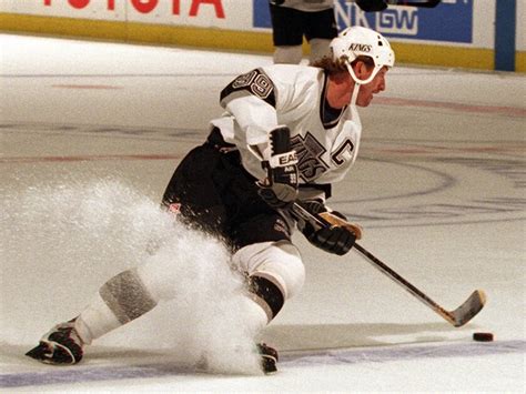 This Day In Sports Kings Wayne Gretzky Sets Goal Scoring Mark Los