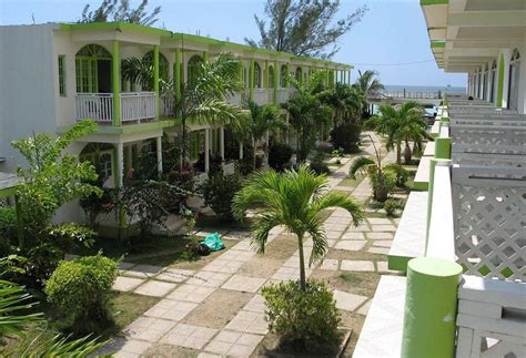 Fun Holiday Beach Resort In Negril Starting At £25 Destinia