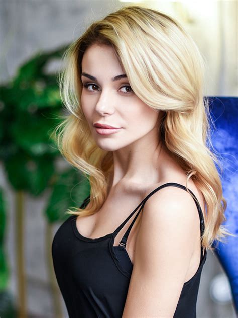 Yulia Femme ukrainienne agence matrimoniale Au Cœur de l Est