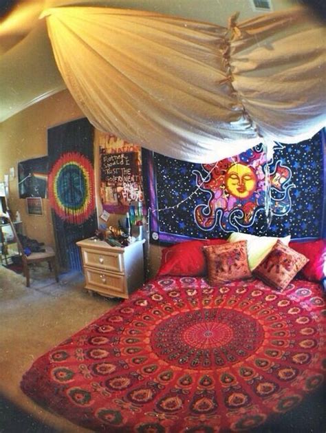 Trippy ideas, psychedelic tapestry, decorate room with alice in wonderland theme trippy room decor, psychedelic posters hippie rooms. 16 Bedroom Decorating Idea With Tapestries | Royal Furnish