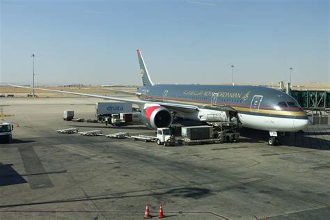 Royal Jordanian Sends Dreamliner To Sxm Evacuates Survivors