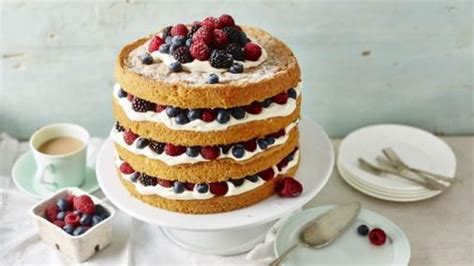 Mary berry has revealed her faster how to bake a victoria sponge faster that is just as delicious. Summer party gâteau recipe | Recipe | Mary berry, Mary berry recipe, Recipes