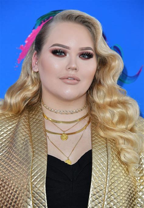 Nikkietutorials Comes Out As Transgender