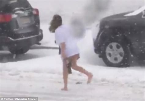 Woman Spotted Sneaking Home In West Virginia Snowstorm With No Pants Daily Mail Online
