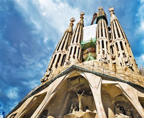 Video Reveals How Gaudis Sagrada Familia Will Look When Finished In 2026