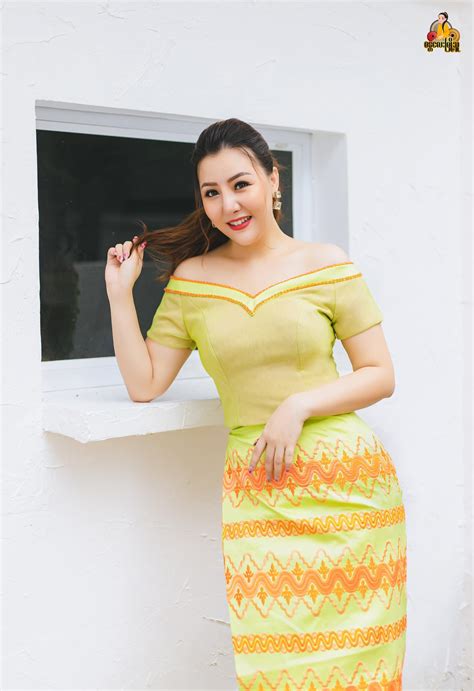 Thun Sett Gorgeous In Burmese Attire Myanmar Models Db
