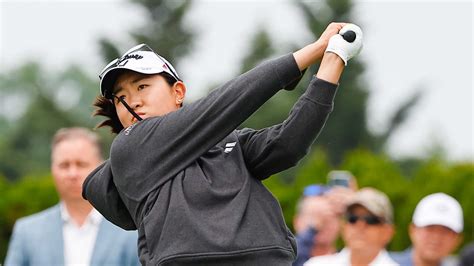 Rose Zhang Yeah In Her Pro Debut Shes Leading An Lpga Event Bvm