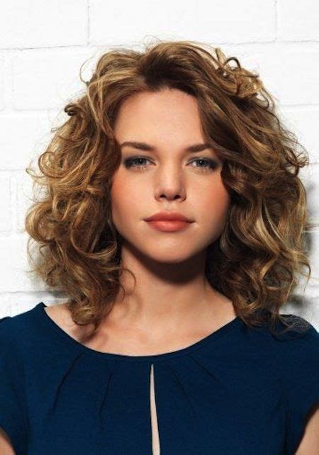 Layered Hairstyles For Curly Medium Length Hair Pictures Medium Length Curly Hair Hair
